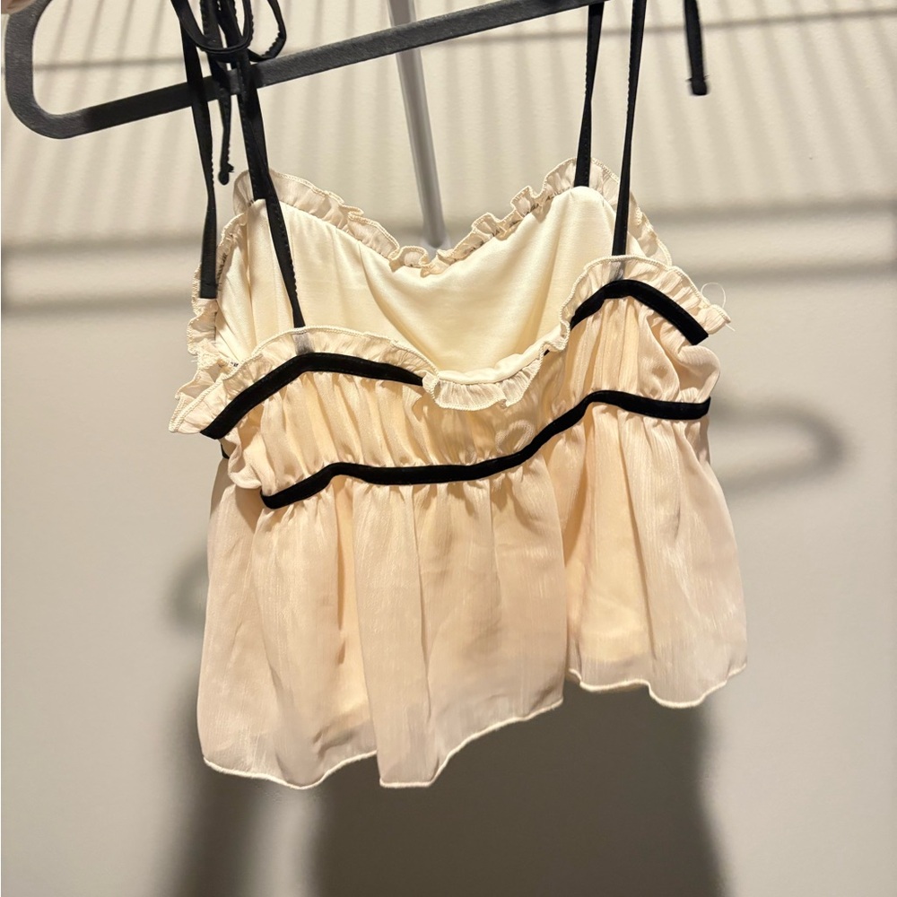 Cream Ruffled Sleeveless Top - Picture 2 of 3